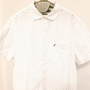 CLASSIC FIT SHORT SLEEVE BUTTON DOWN SHIRT